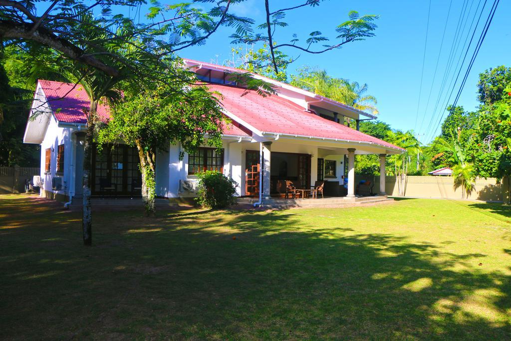 Villa Saint Sauveur Baie Sainte Anne Eksteriør billede